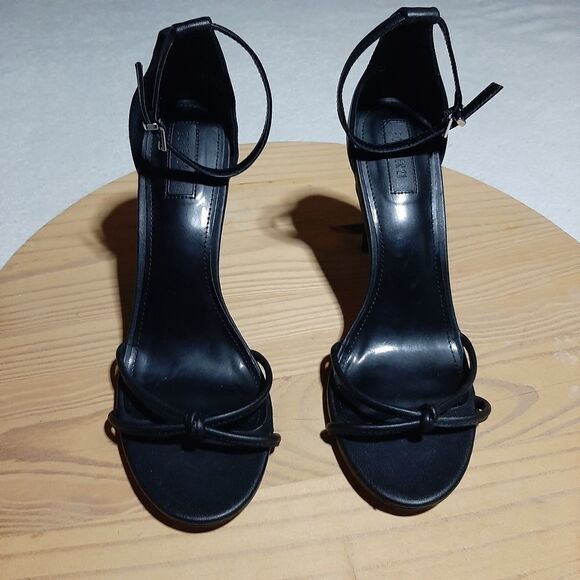 Forever 21 High Heel Sandals Size 9 - Picture 3 of 11